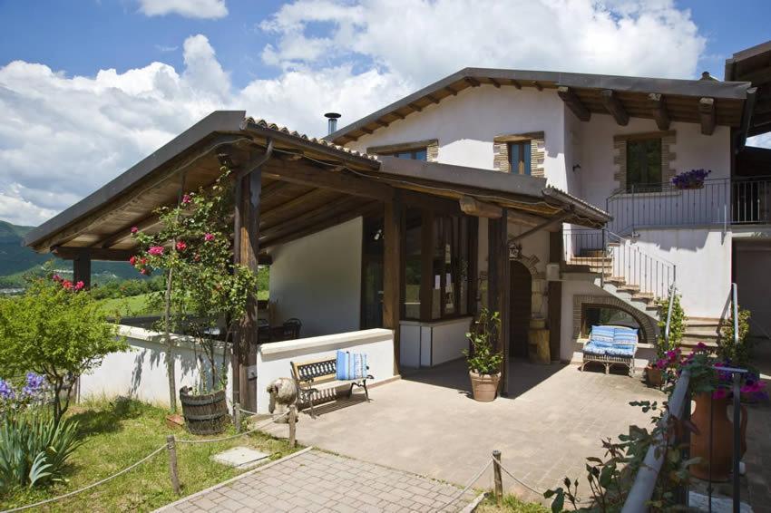 קאסקיה Agriturismo Valle Tezze מראה חיצוני תמונה