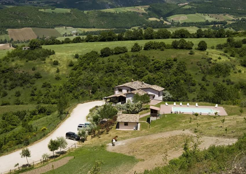 קאסקיה Agriturismo Valle Tezze מראה חיצוני תמונה