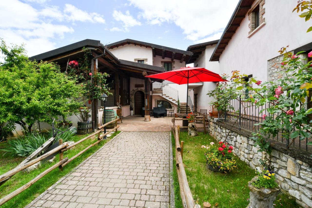 קאסקיה Agriturismo Valle Tezze מראה חיצוני תמונה