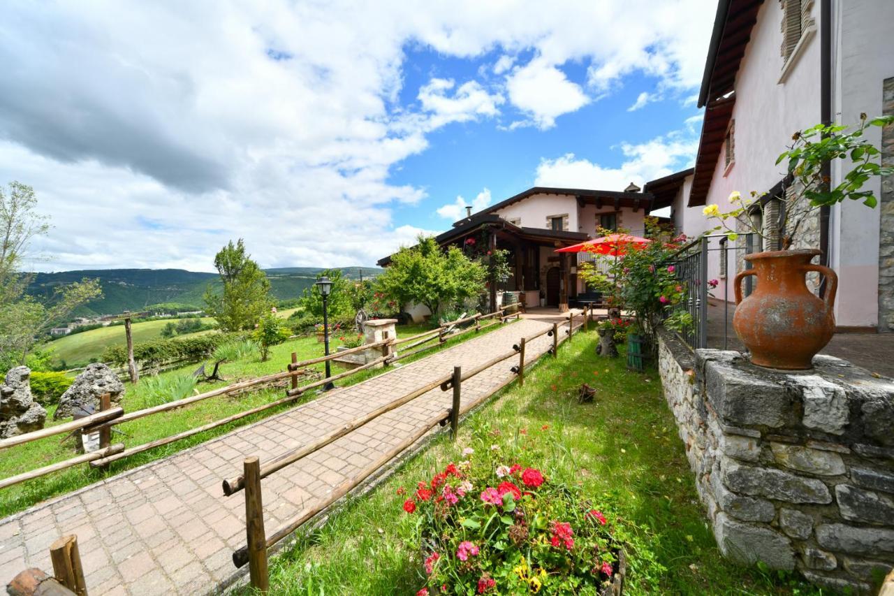 קאסקיה Agriturismo Valle Tezze מראה חיצוני תמונה